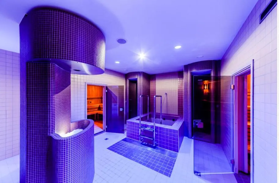Live-Inn Prague Cozy Suite For 1-4 Guests, 20 Mins To Center, Lift, Gym, Reception, Parking, Roof Terrace, Game & Party 0*,  Czech Republic