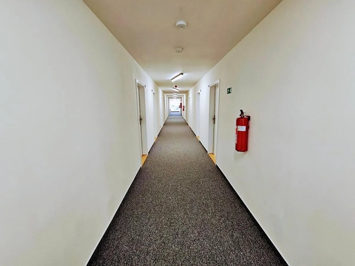 Apartment Live-Inn Prague Cozy Suite For 1-4 Guests, 20 Mins To Center, Lift, Gym, Reception, Parking, Roof Terrace, Game & Party
