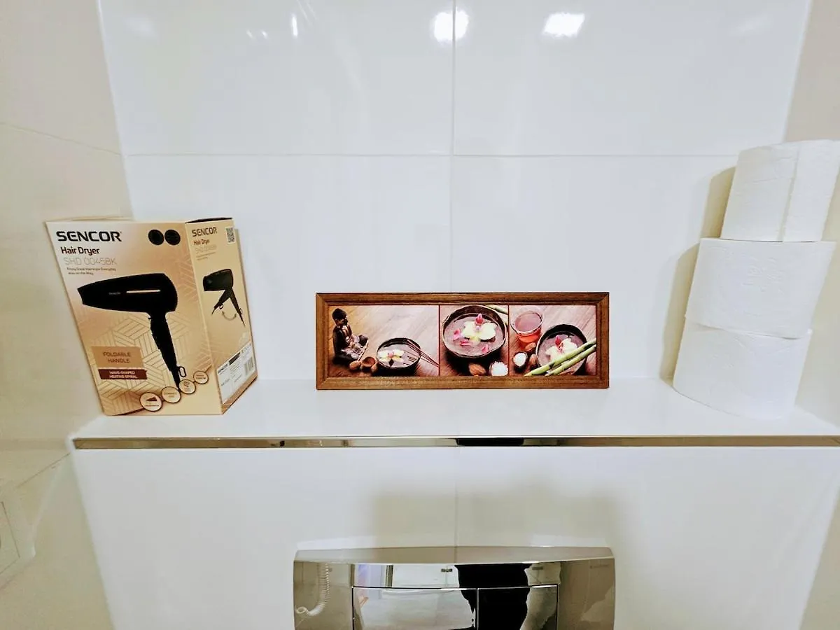 Live-Inn Prague Cozy Suite For 1-4 Guests, 20 Mins To Center, Lift, Gym, Reception, Parking, Roof Terrace, Game & Party Apartment