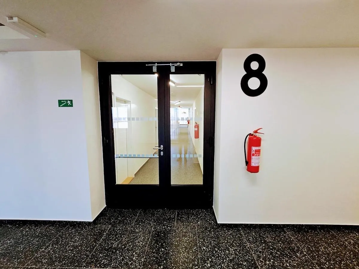 Live-Inn Prague Cozy Suite For 1-4 Guests, 20 Mins To Center, Lift, Gym, Reception, Parking, Roof Terrace, Game & Party Czech Republic
