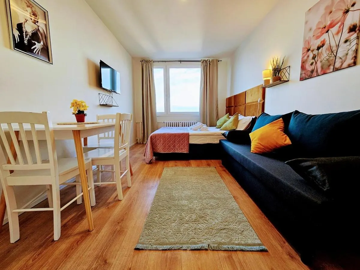 Live-Inn Prague Cozy Suite For 1-4 Guests, 20 Mins To Center, Lift, Gym, Reception, Parking, Roof Terrace, Game & Party 0*,  Czech Republic