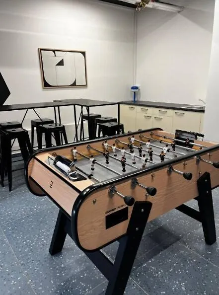 Live-Inn Prague Cozy Suite For 1-4 Guests, 20 Mins To Center, Lift, Gym, Reception, Parking, Roof Terrace, Game & Party 0*,