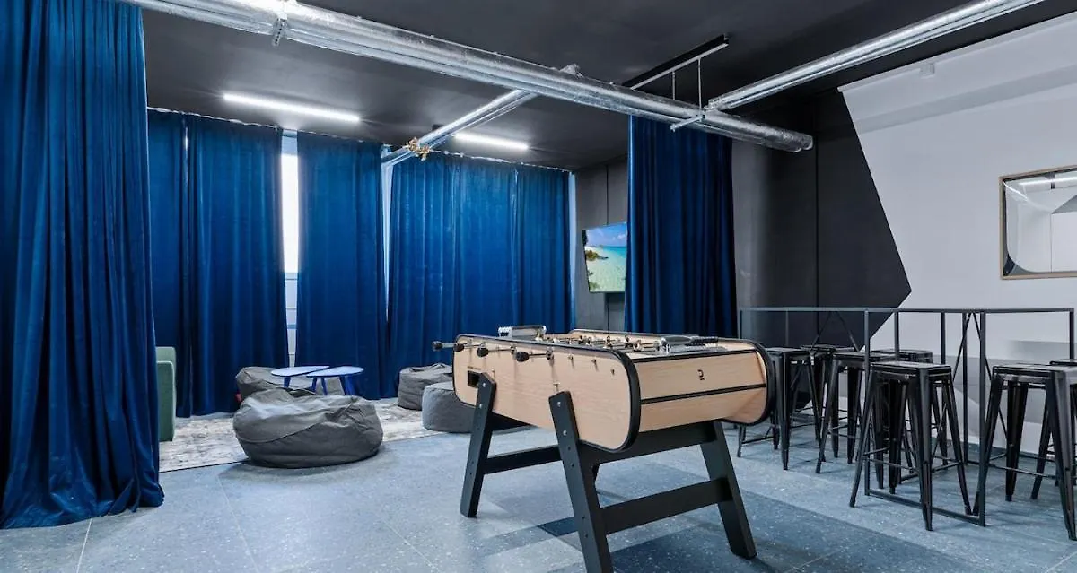 Live-Inn Prague Cozy Suite For 1-4 Guests, 20 Mins To Center, Lift, Gym, Reception, Parking, Roof Terrace, Game & Party