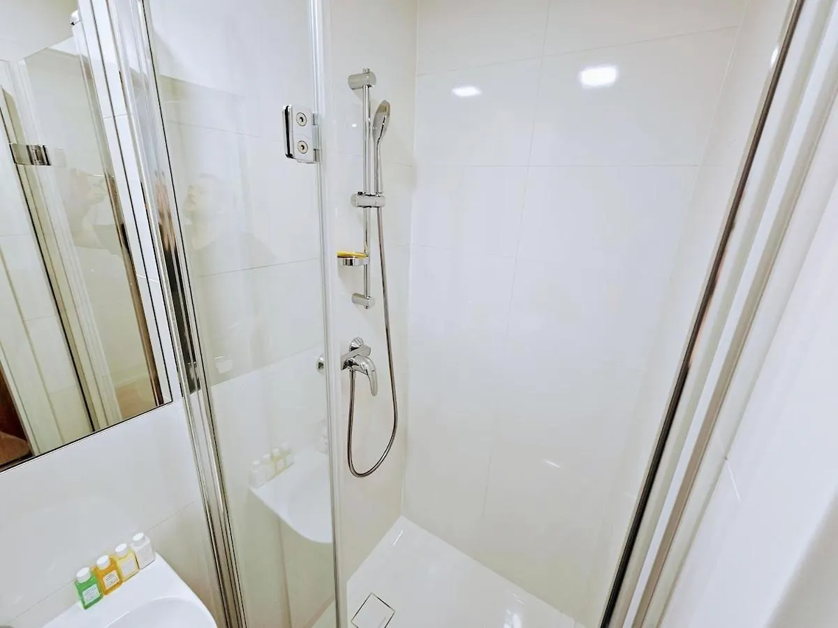 Apartment Live-Inn Prague Cozy Suite For 1-4 Guests, 20 Mins To Center, Lift, Gym, Reception, Parking, Roof Terrace, Game & Party Czech Republic