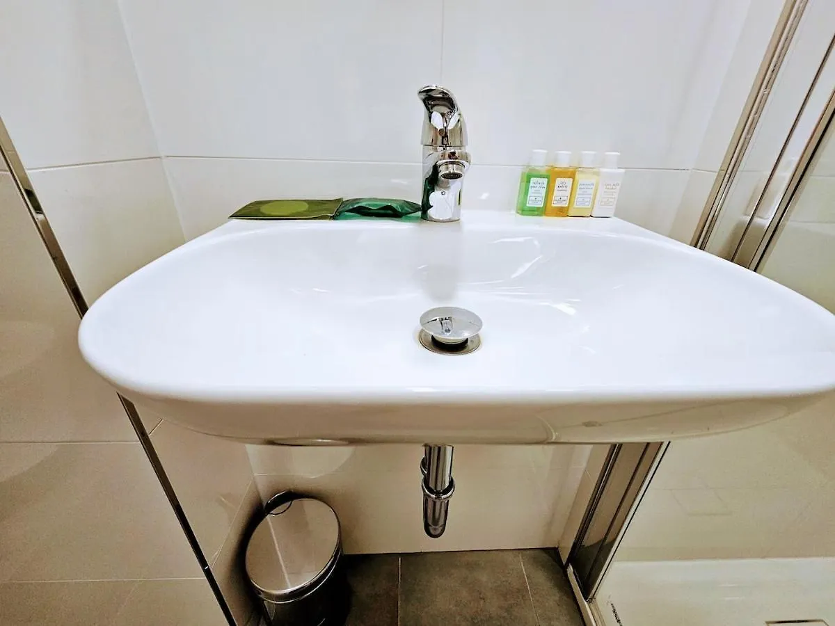 Live-Inn Prague Cozy Suite For 1-4 Guests, 20 Mins To Center, Lift, Gym, Reception, Parking, Roof Terrace, Game & Party 0*,  Czech Republic
