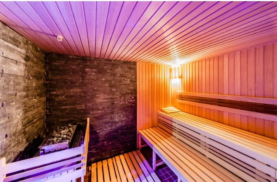 Live-Inn Prague Cozy Suite For 1-4 Guests, 20 Mins To Center, Lift, Gym, Reception, Parking, Roof Terrace, Game & Party Czech Republic